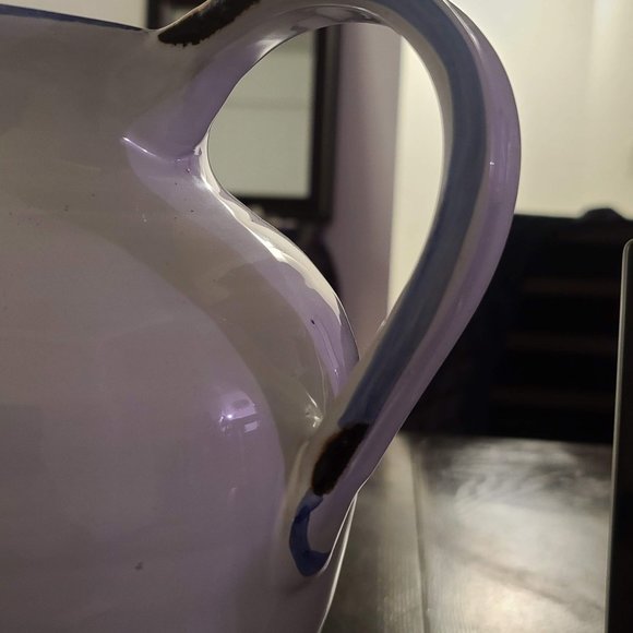 Vase - Picture 5 of 7